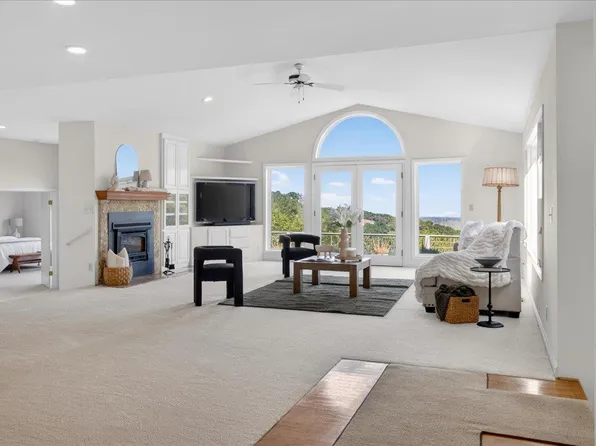 11827 Saddle Rd, Monterey, CA 93940