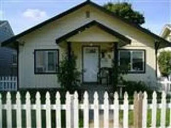 275 19th Ave photo 1