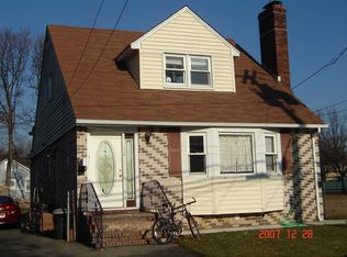12 Henry St, Roosevelt, NY 11575