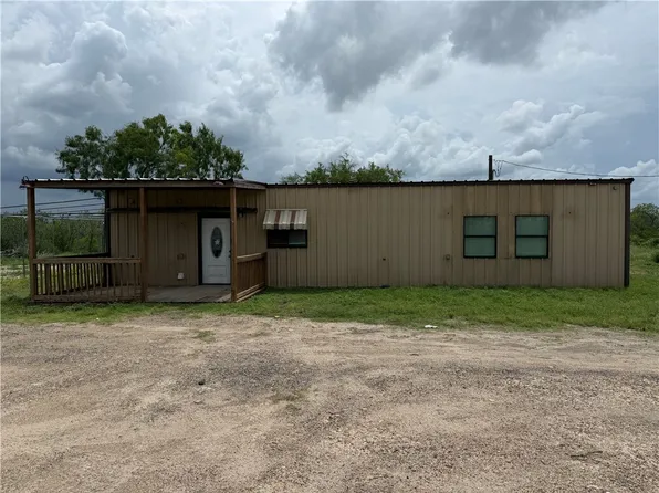 (undisclosed Address), Three Rivers, TX 78071