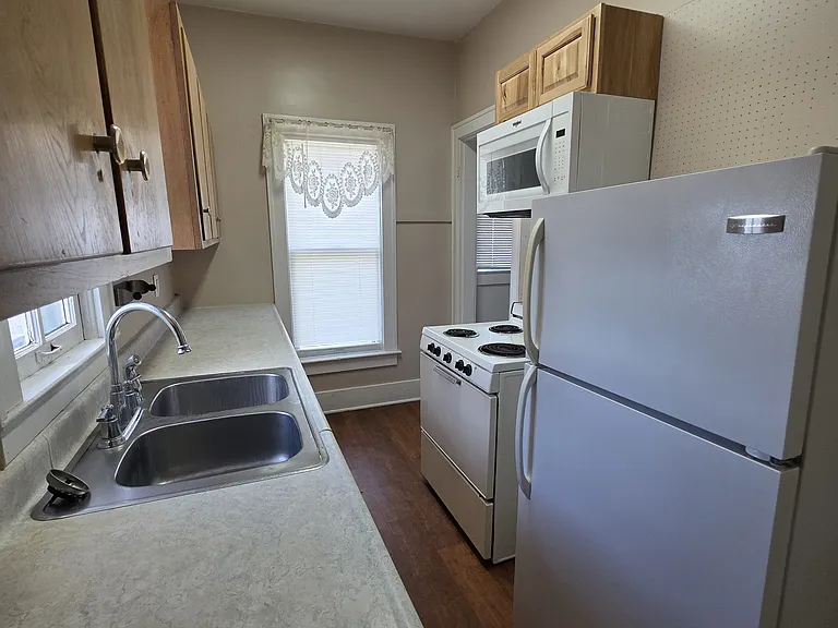 615 W Main St #1 — Photo 5