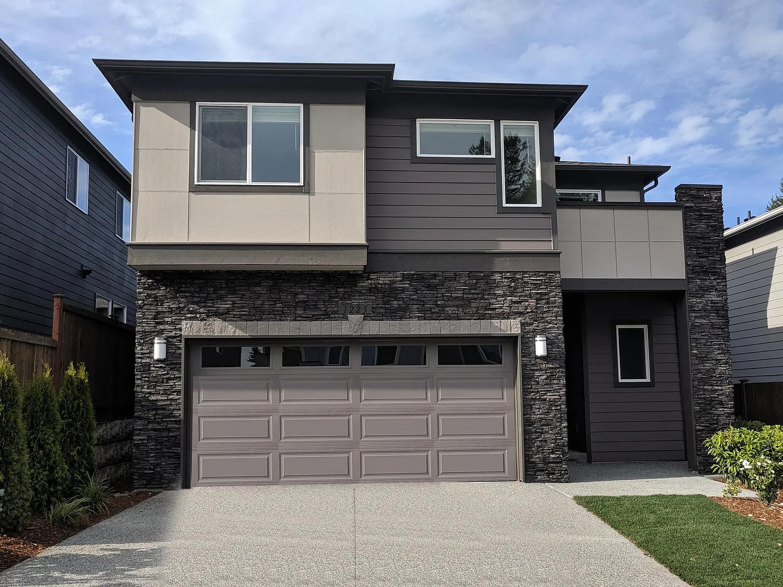 3 bed, 2.5 bath, 1960 sqft, $3,400 — Photo 1
