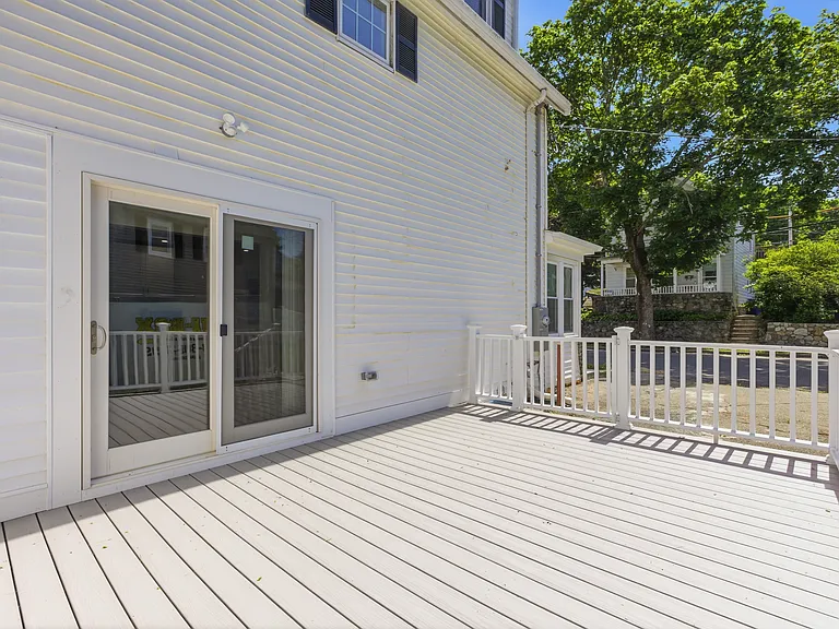 35 Williams St — Photo 17