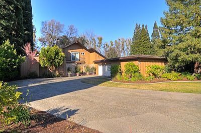 5th image of 937 Piedmont Dr