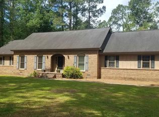 202 Memory Ln, Bennettsville, SC 29512