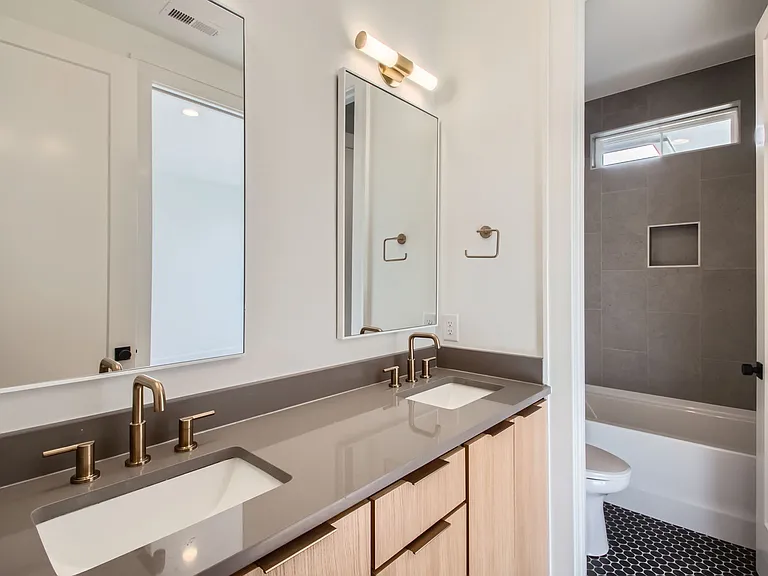 623B Eastboro Dr — Photo 24