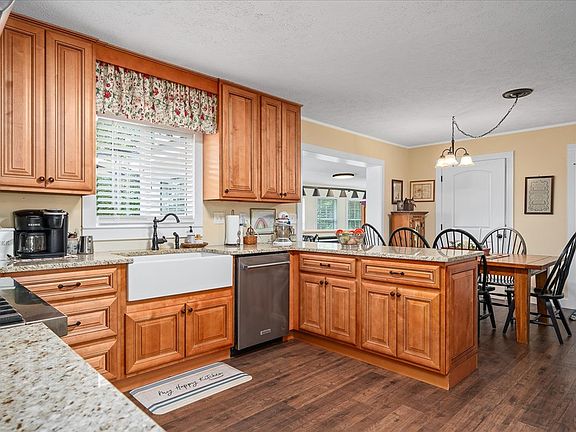 3rd image of 42 Choctaw Ln