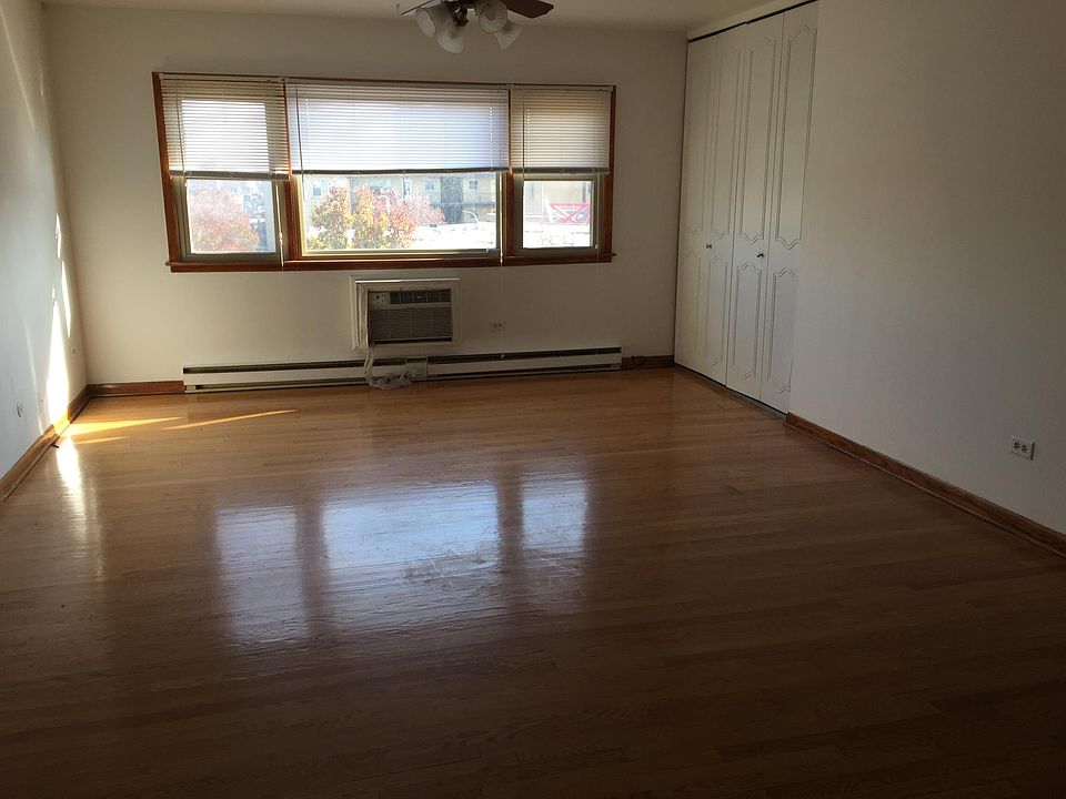 1st image of 3950 N Oak Park Ave