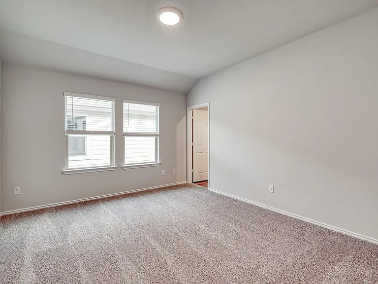 167 McNamara Ct — Photo 8