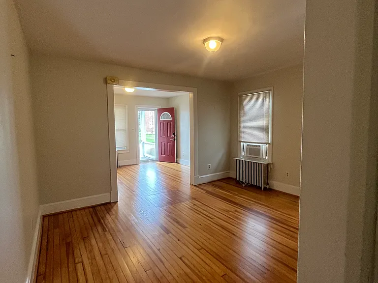 53 W Green St — Photo 4