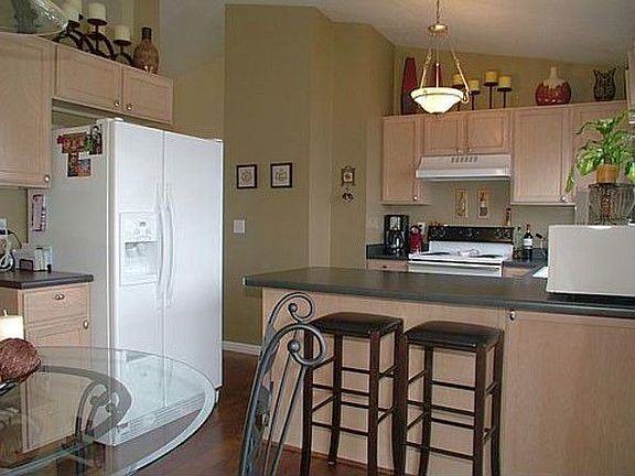 3rd image of 8126 W Old Pond Ct
