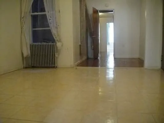 Rented by Robyn Lee, LREB | media 5