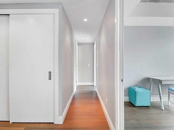 3rd image of 224 King St W #2104