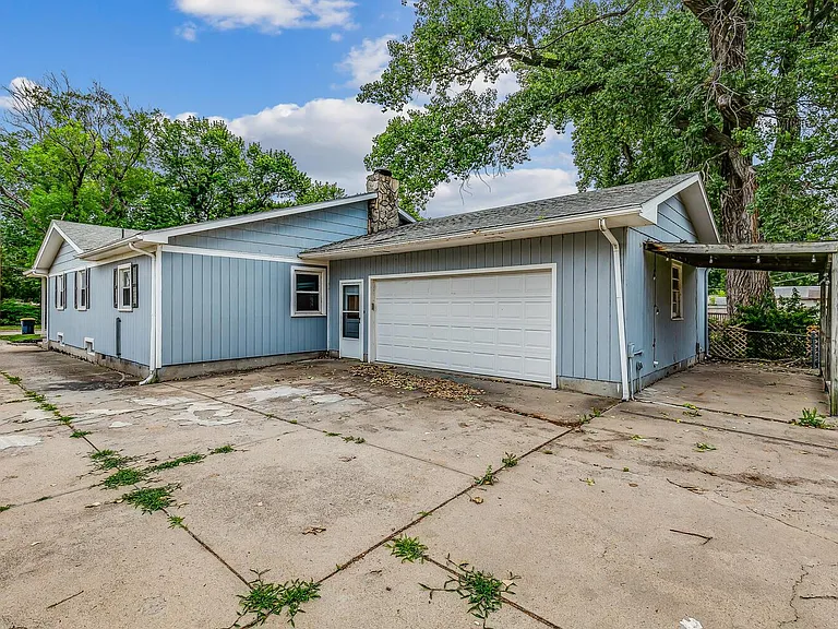 1845 N Sheridan St — Photo 23