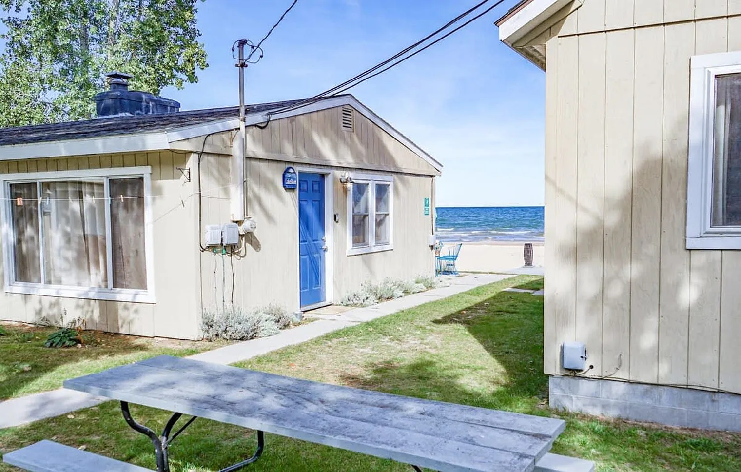 2 bed, 1.0 bath, 893 sqft, $1,056 — Photo 3