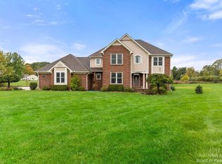 374 Marion Meadows Dr, Howell, MI 48843