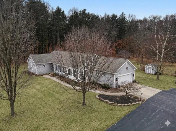 9131 N 42nd St, Hickory Corners, MI 49060