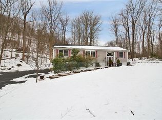 7 Rock Hill Rd, Putnam Valley, NY 10579