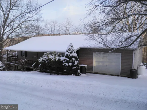 70 Cherry St, Franklin, WV 26807