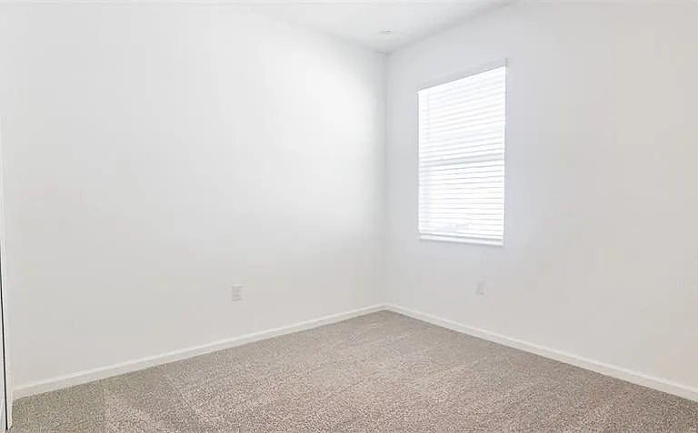 429 Silver Palm Dr — Photo 15