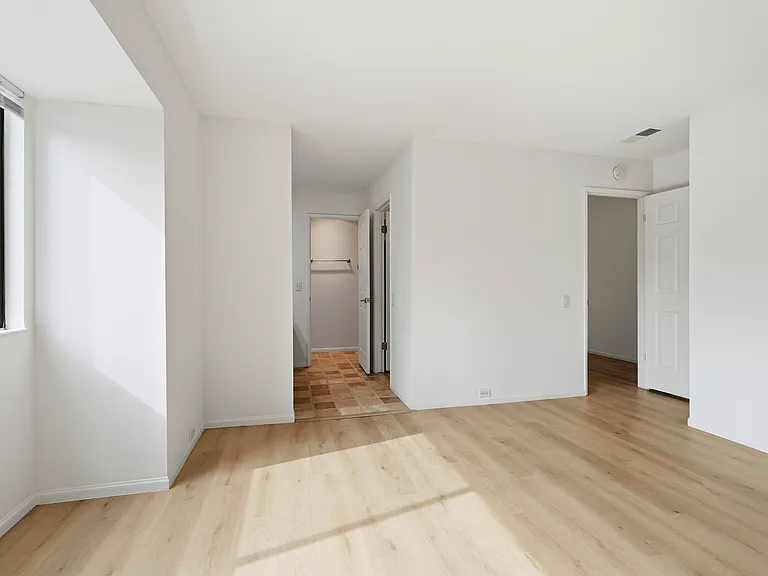 523 Woodside Oaks #2 — Photo 17
