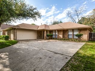 5711 Sage Bloom Dr, Arlington, TX 76017