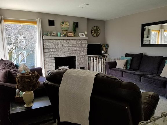 3rd image of 202 W Archer Ave