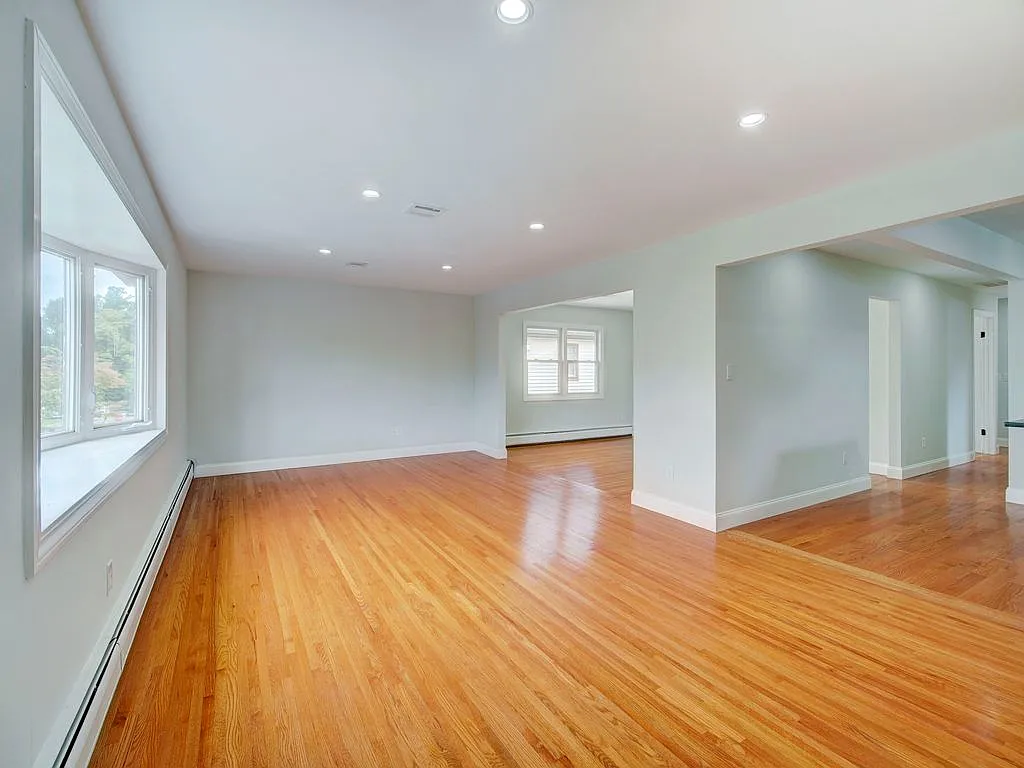 3 bed, $2,700 — Photo 4