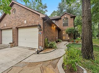 17 E Willowwood Ct, Spring, TX 77381