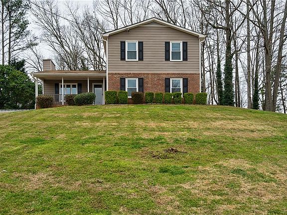 3rd image of 993 Medina Dr