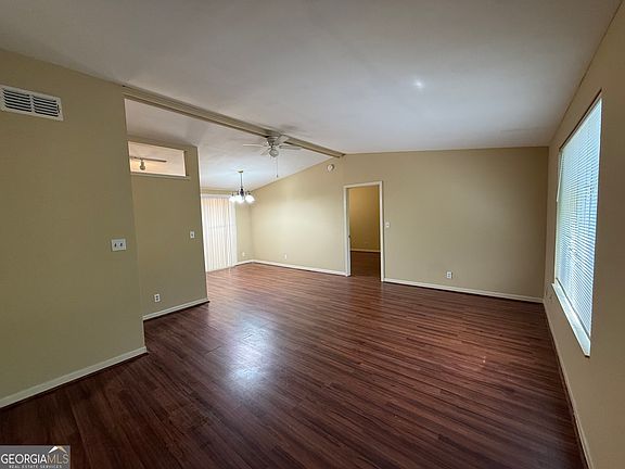 5th image of 36 Hill Rd