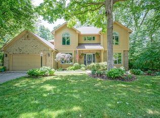 11390 Woodview Ct, Fishers, IN