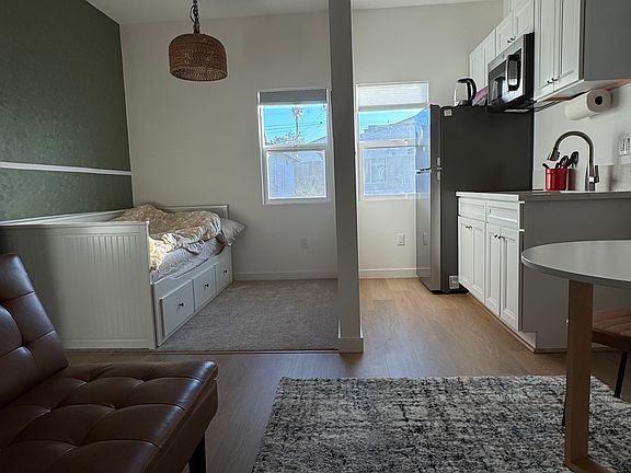 2nd image of 2250 1/2 Bonita St