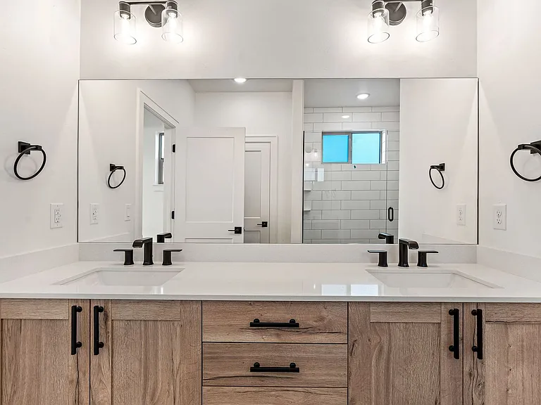 1806 N Black Elm Ln — Photo 28