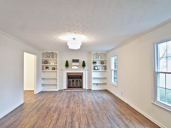 4th image of 1418 Ashlawn Dr