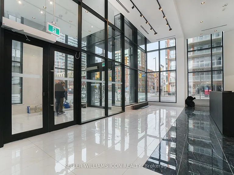 180 George St #2109 — Photo 1