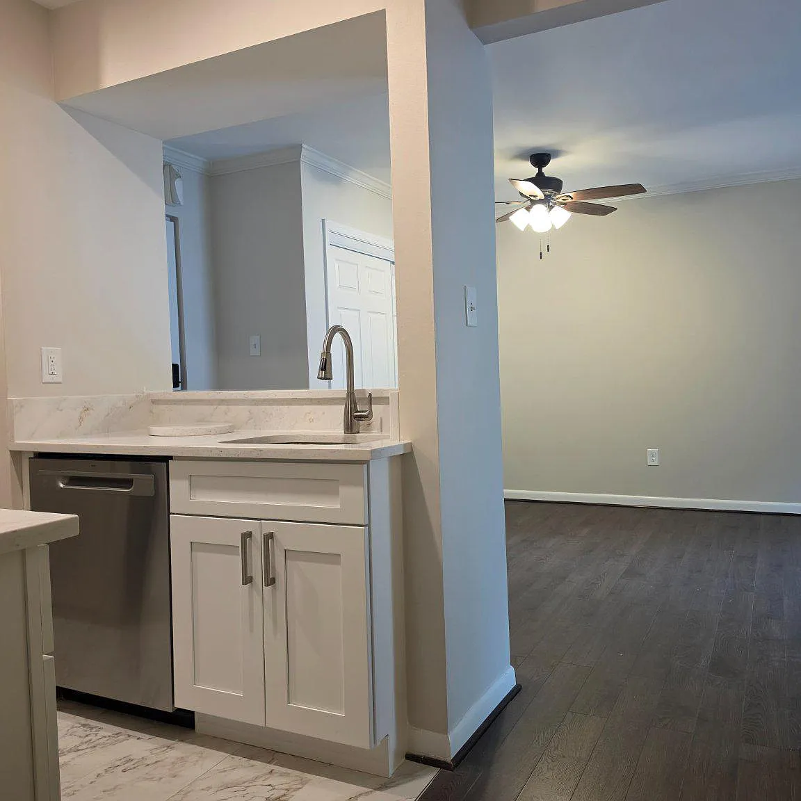 Cardinal Forest Condo — Photo 4