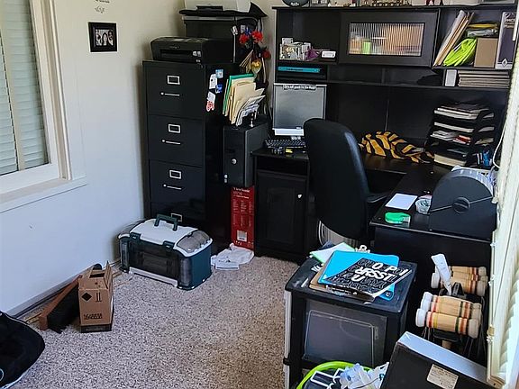 5th image of 909 Coburn Ave