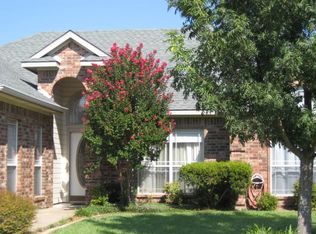 101 Stonebriar Way, Terrell, TX 75160