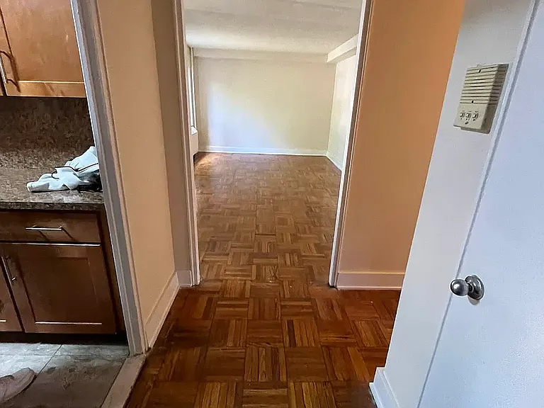 185-19 64th Ave #3B — Photo 1