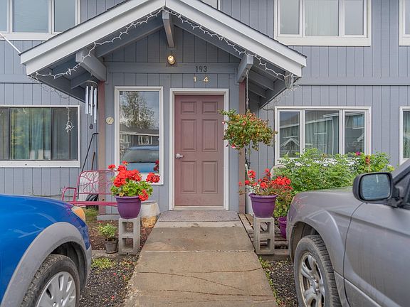 2nd image of 193 Palace Cir