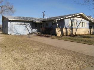 2225 Mayfair Dr, Salina, KS 67401