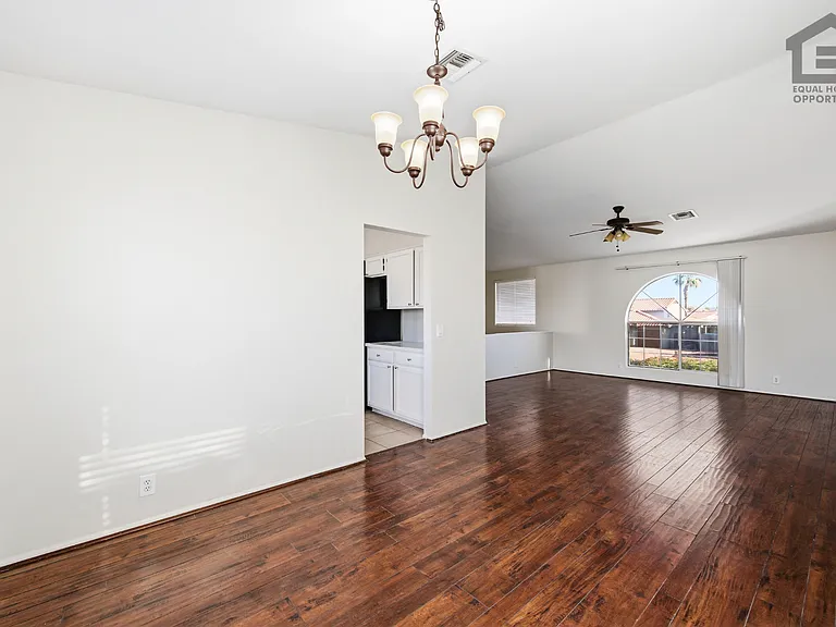7202 W Corrine Dr — Photo 11