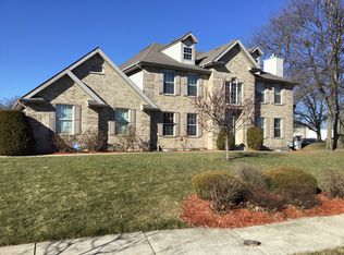 18412 Stonecreek Dr, Hazel Crest, IL 60429