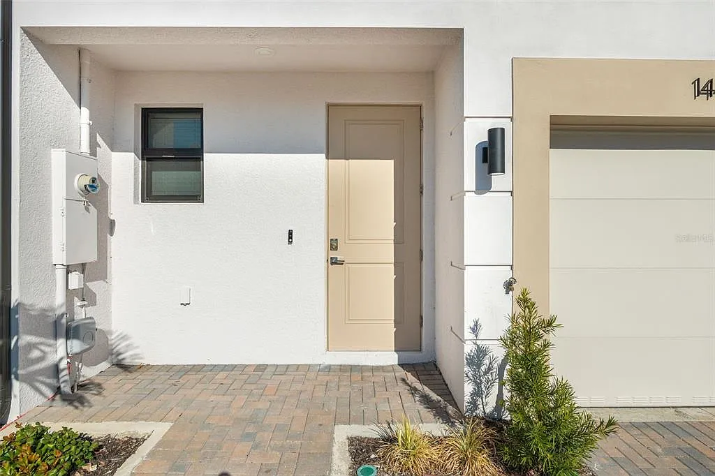 2 bed, 2.5 bath, 1383 sqft, $2,275 — Photo 3