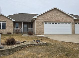 903 Blaine St, Dysart, IA