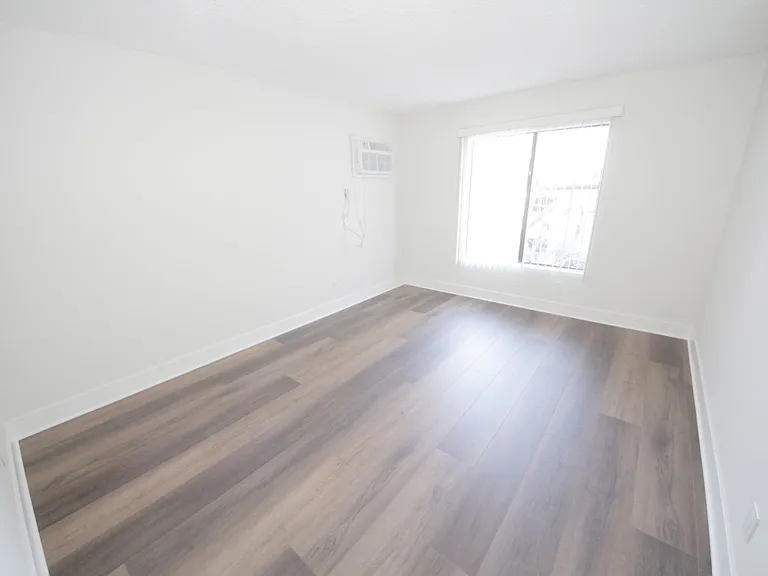 Shelby Expo Apts. — Photo 15