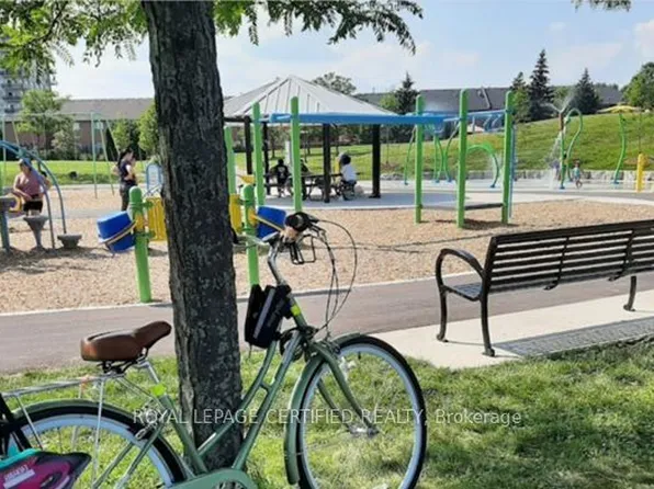 5126 Des Jardines Dr, Burlington, ON L7L 6L7