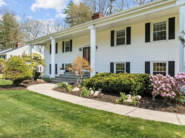 14 Cherry Oca Ln, Framingham, MA 01702