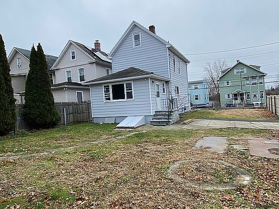 2nd image of 302 Hollister St